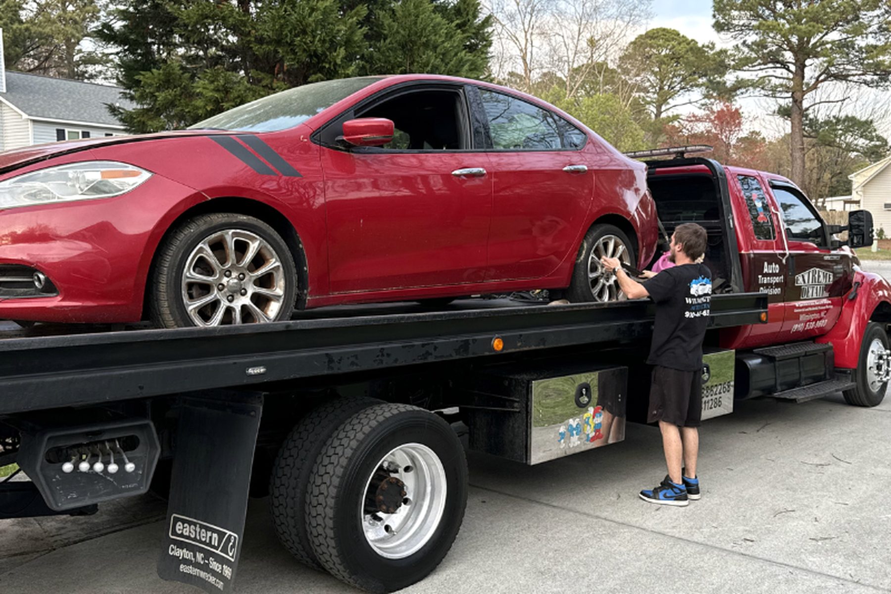 Vehicle towing and transport service